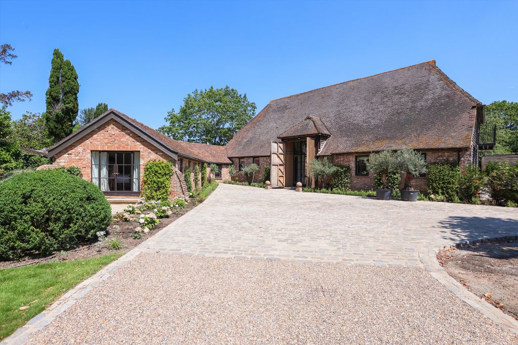 Property photo 1 of 19 Image