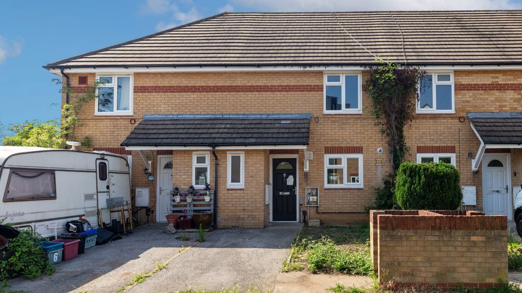 Property photo 1 of 18 5 Sydney Road, Feltham, Tw14 9Bf