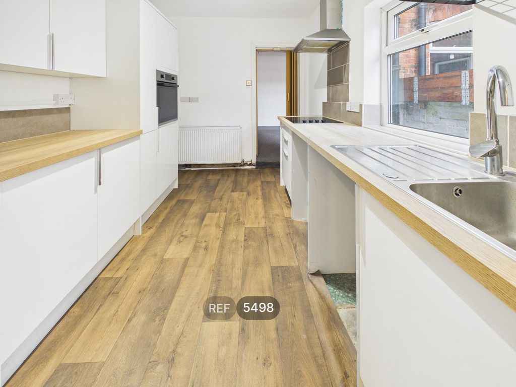 Property photo 2 of 21 Kitchen