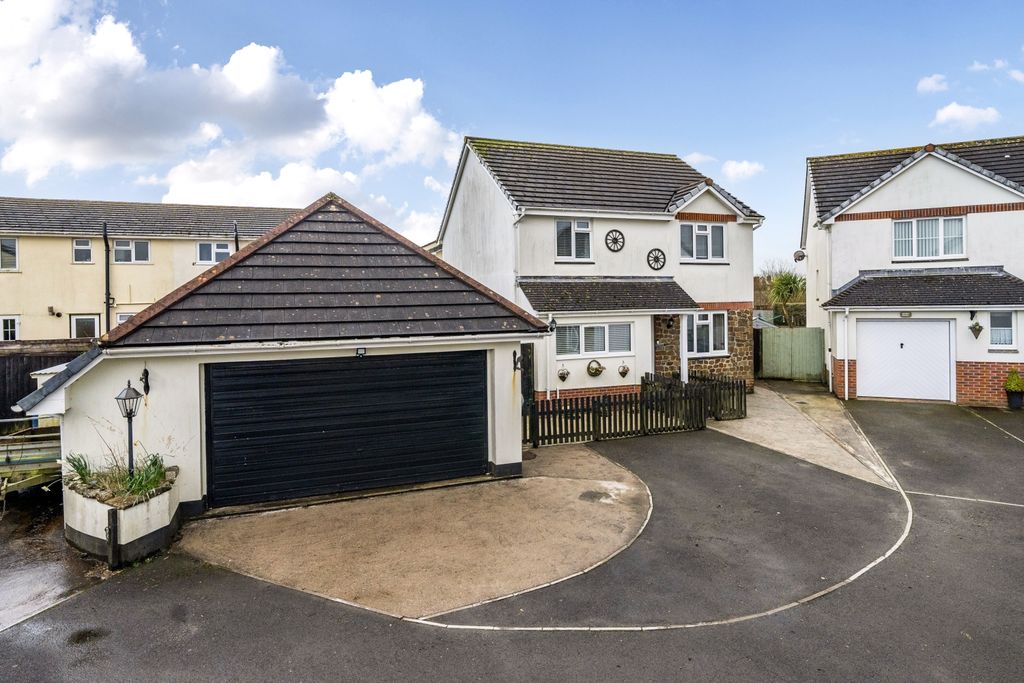 Property photo 3 of 22 1421238-2-69B41B2890A6A-Arw