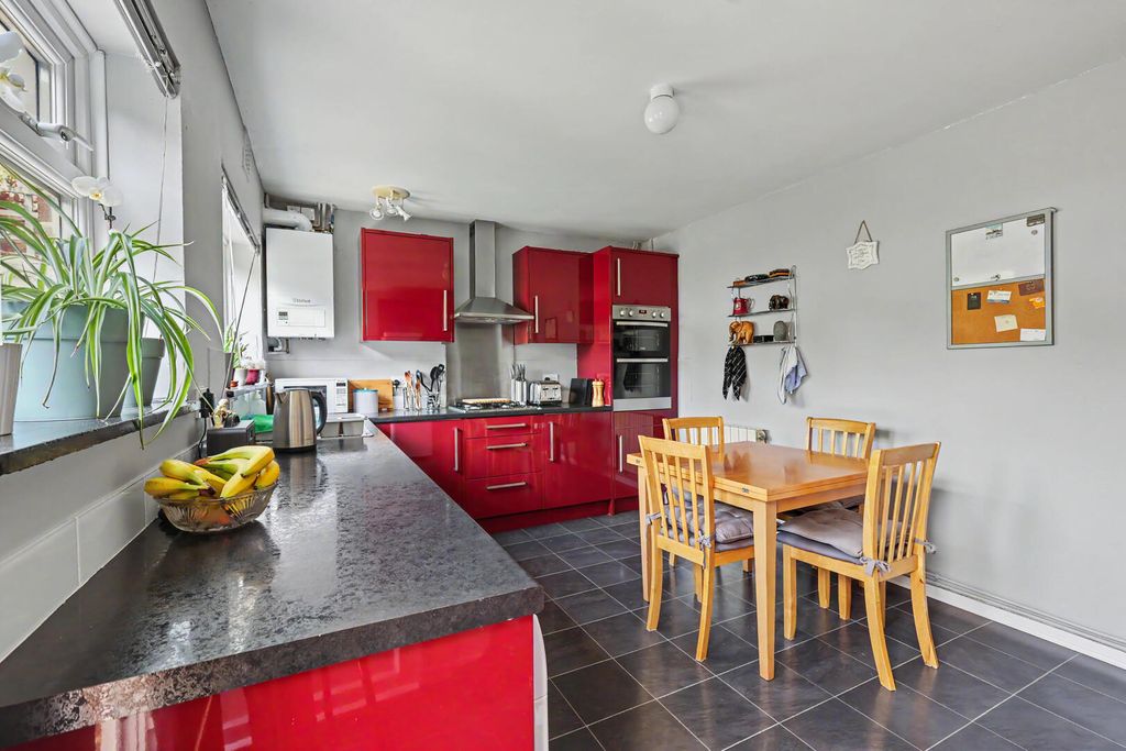 Property photo 3 of 37 Kitchen