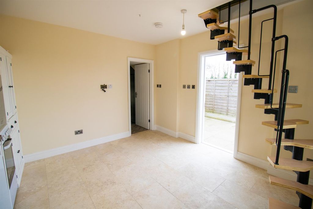 Property photo 2 of 5 Img_8385.Jpg