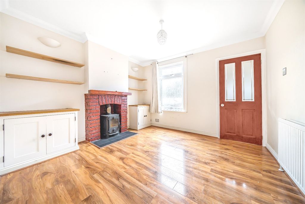 Property photo 2 of 9 Lounge