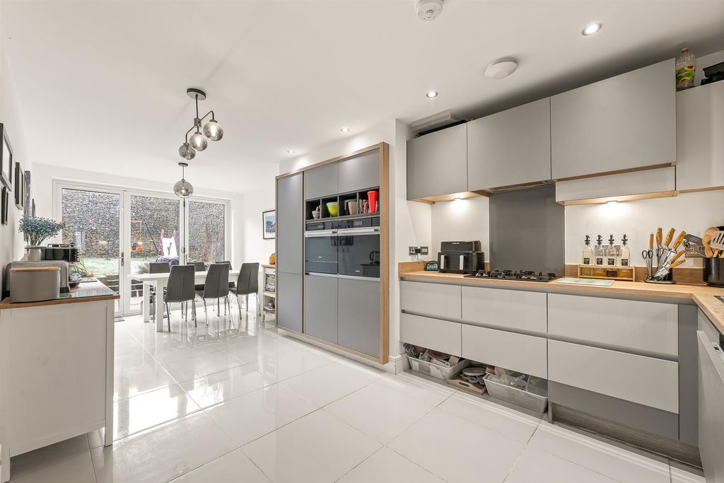 Property photo 1 of 34 P1685334.Jpg