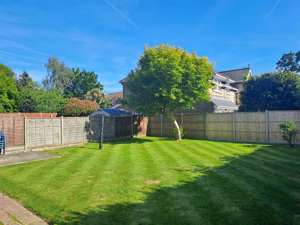 Property photo 2 of 11 South Facing Rear Garden
