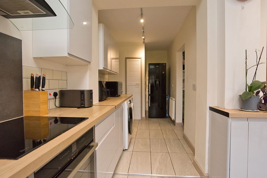 Property photo 2 of 21 2