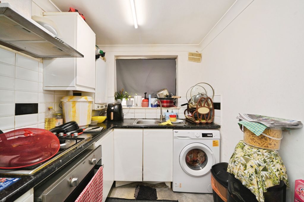 Property photo 2 of 20