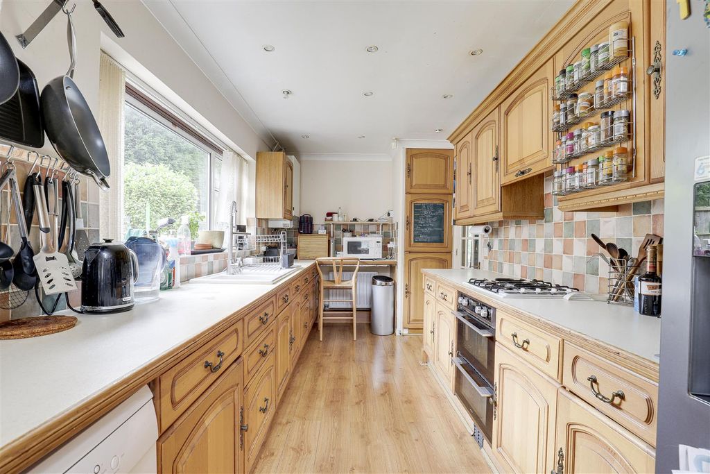 Property photo 3 of 33 1637.Jpg