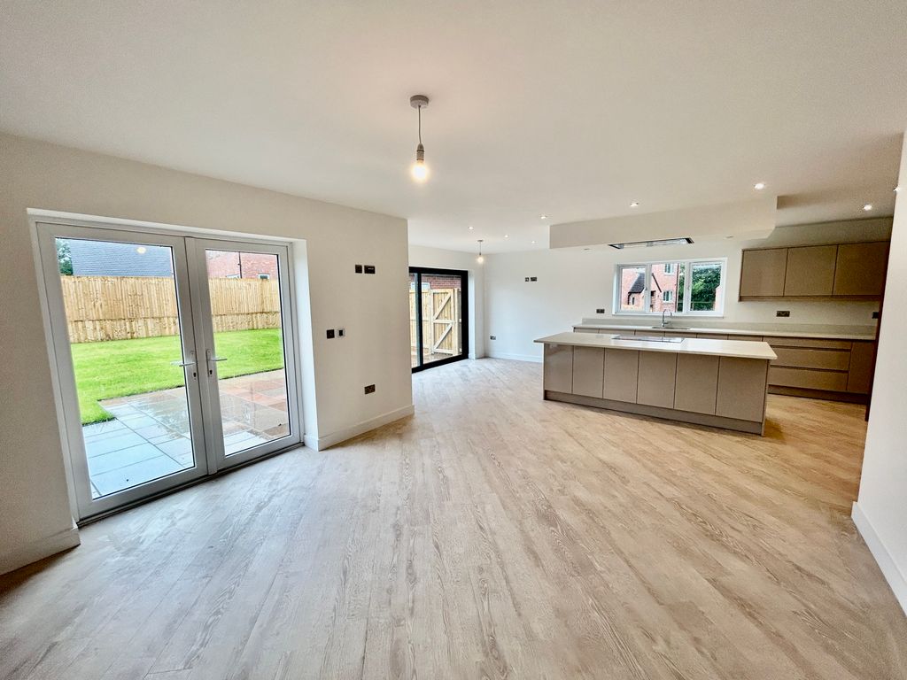 Additional image 6 of 5 bed detached house to rentPoplar Close, Longford, Market Drayton TF9