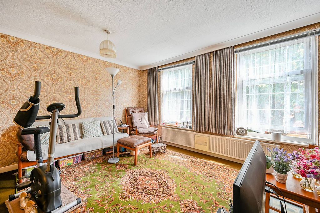 Property photo 1 of 5