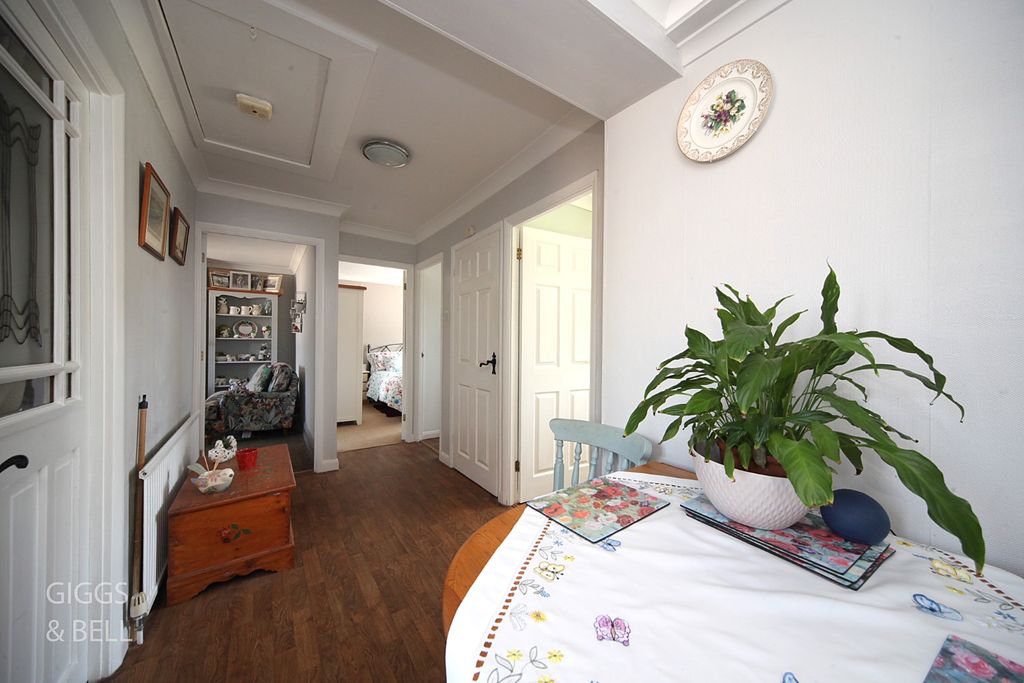 Property photo 3 of 18 5306805
