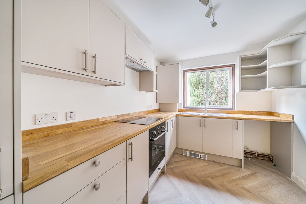 Property photo 3 of 14 1396825-6-695d268...