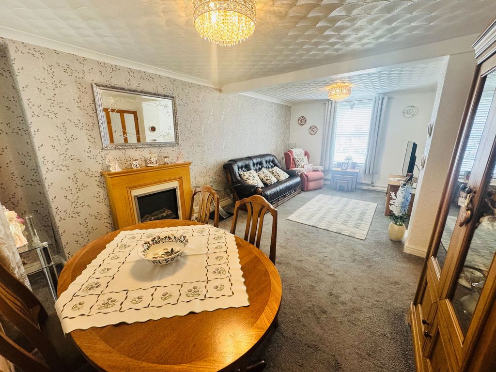 Property photo 3 of 24