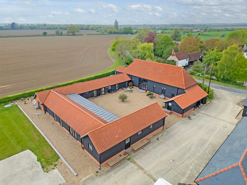 Property photo 1 of 35 Picture No. 05