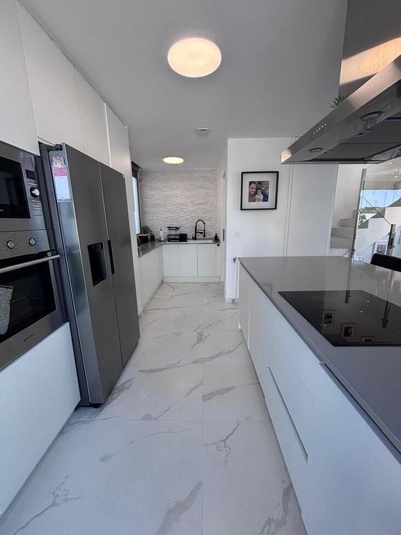 Property photo 3 of 50