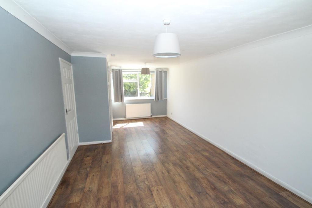 Property photo 2 of 11 Picture No. 02