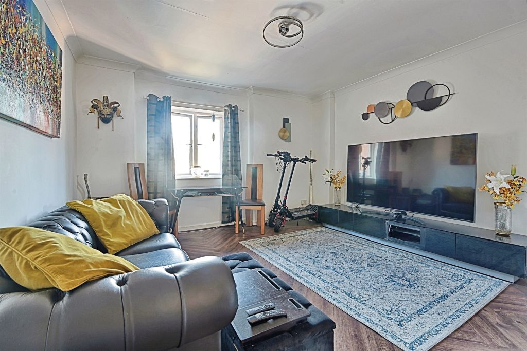 Property photo 2 of 17