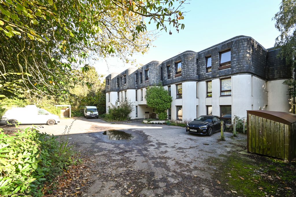 Property photo 3 of 38 Pennington-Manor (13).Jpg