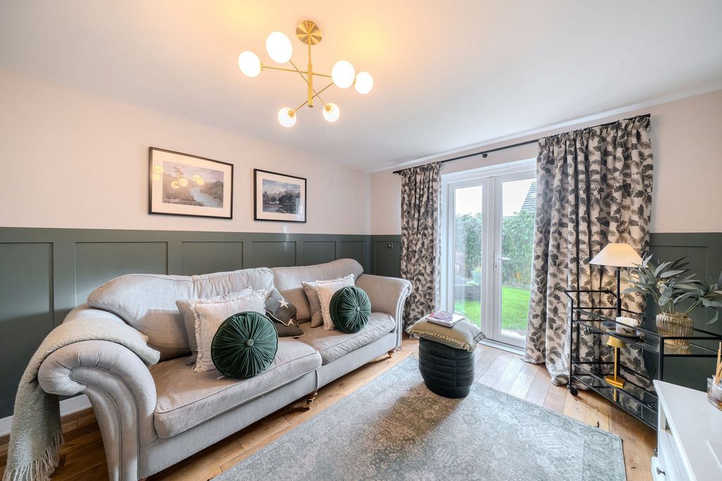 Property photo 2 of 47