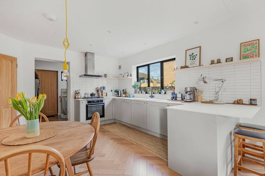 Property photo 3 of 22 3372056