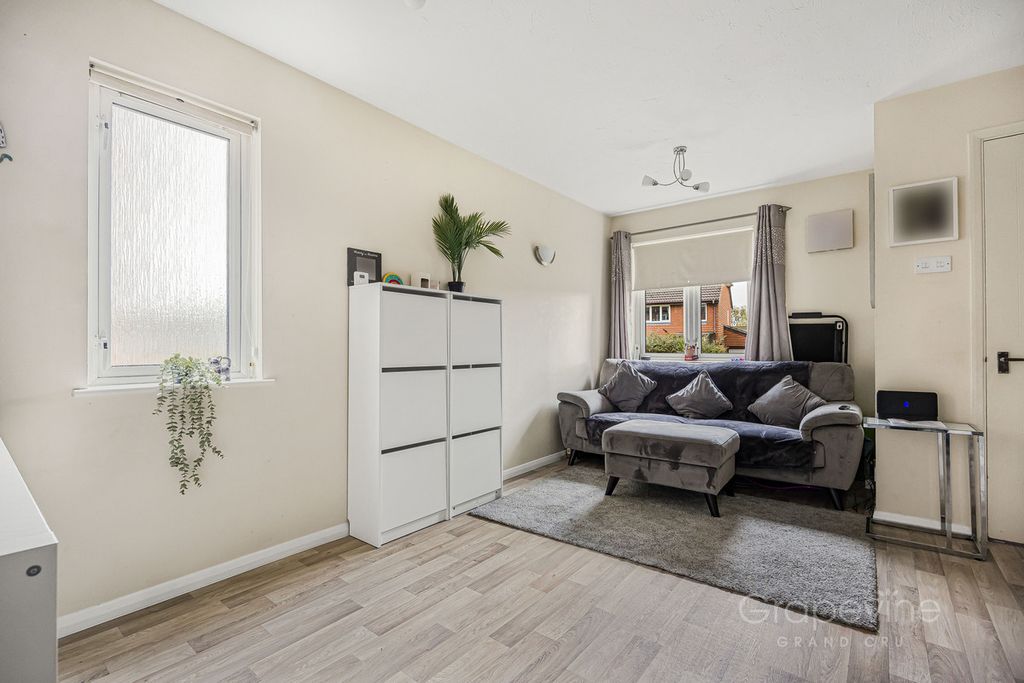 Property photo 3 of 16