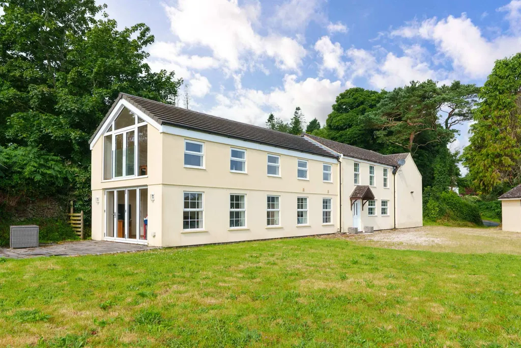 Property photo 1 of 34