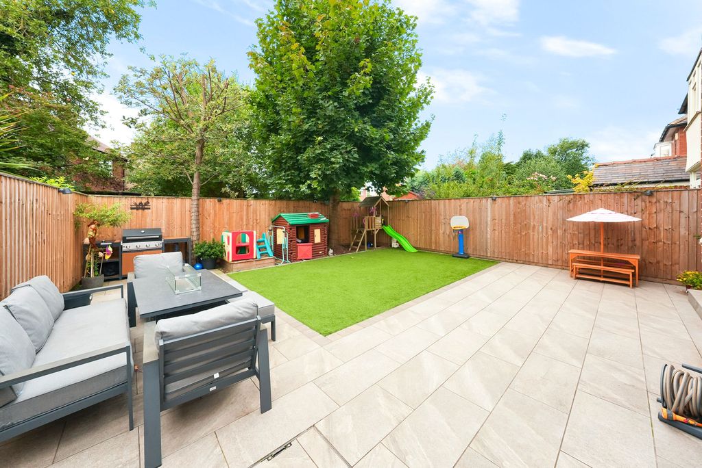 Property photo 3 of 18