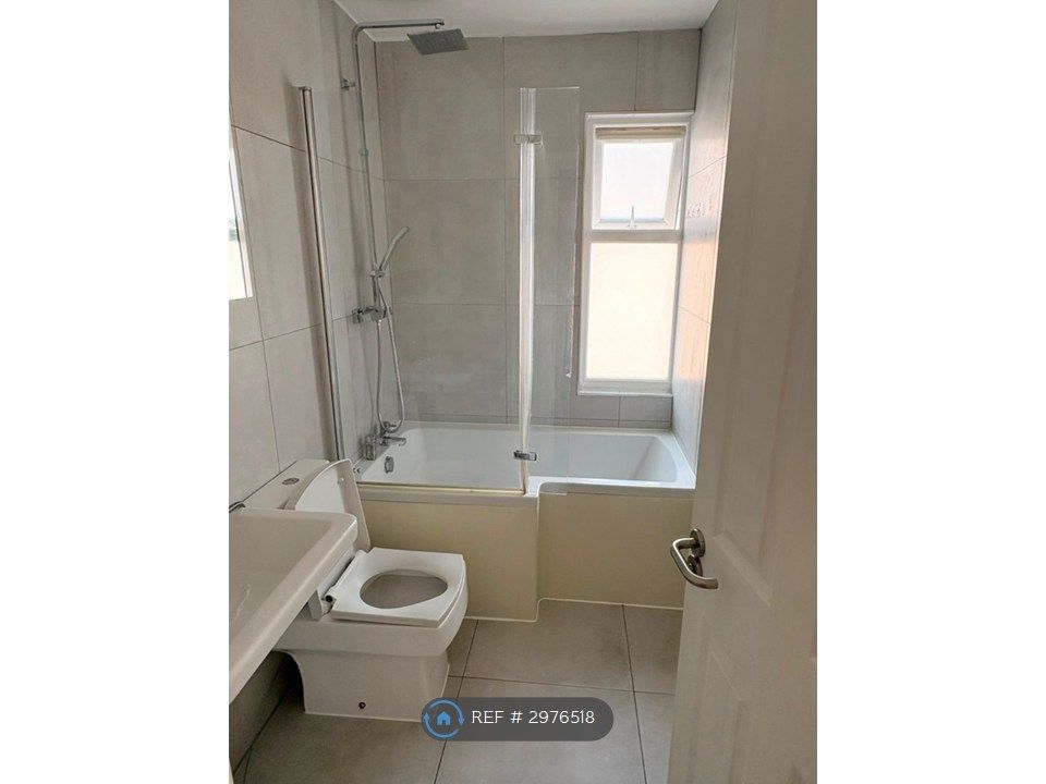 Property photo 1 of 18 First Floor Bathroom