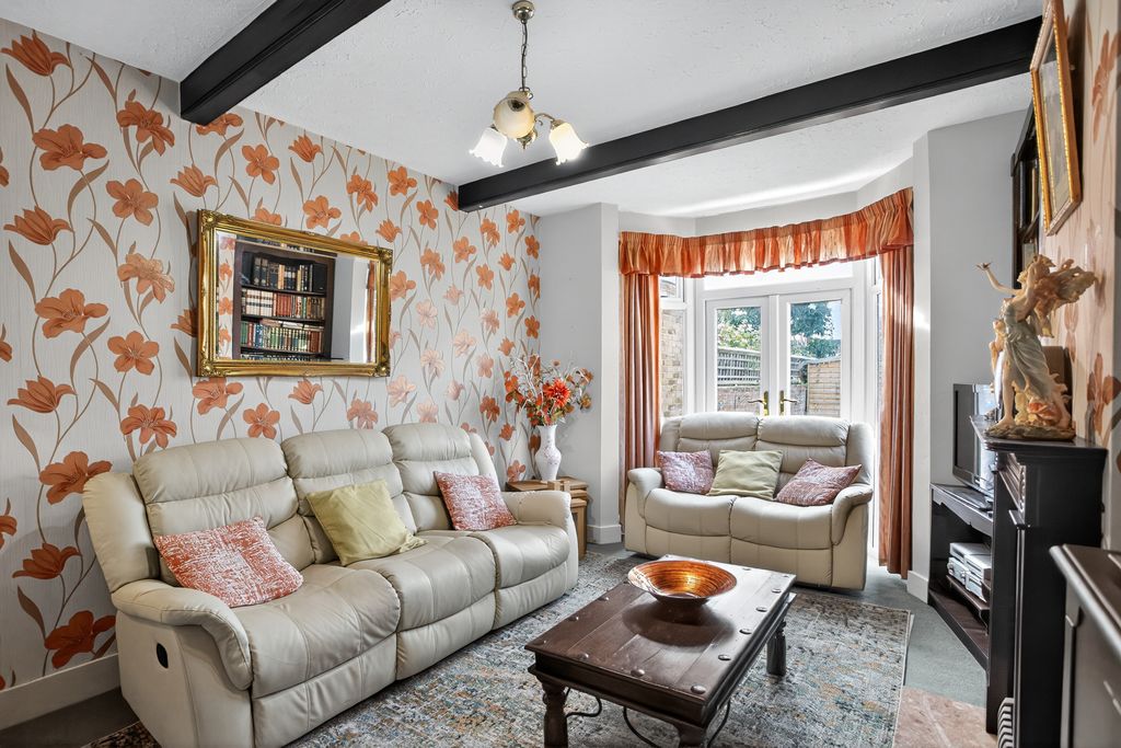 Property photo 3 of 20