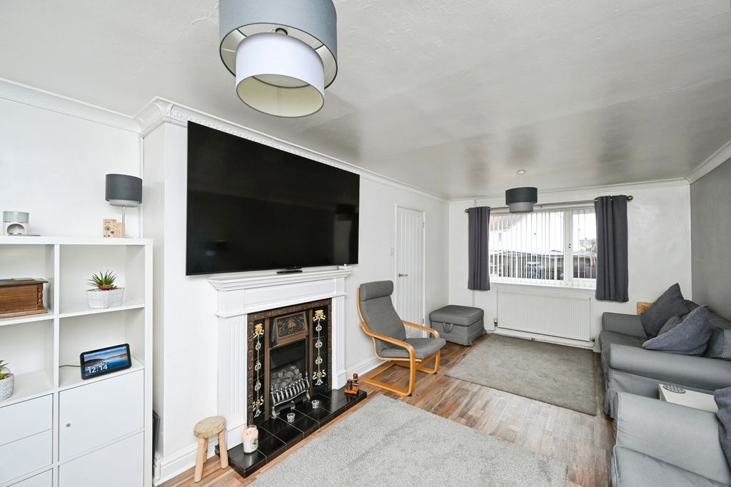 Property photo 2 of 22 Lounge