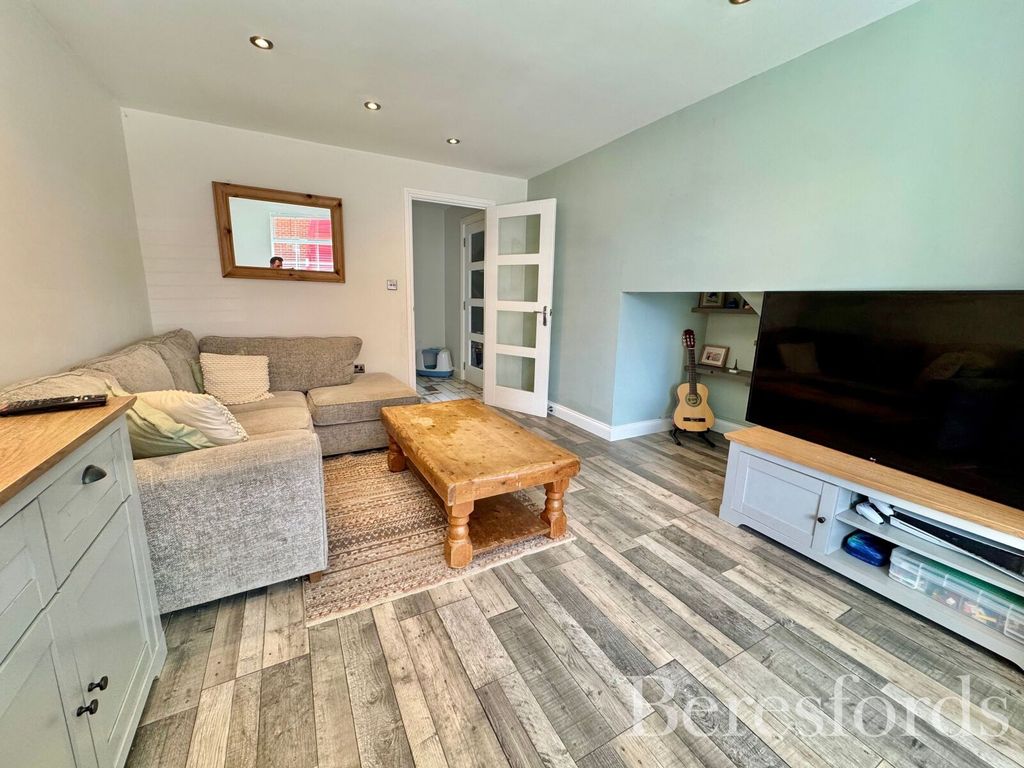 Property photo 3 of 17 Picture 3