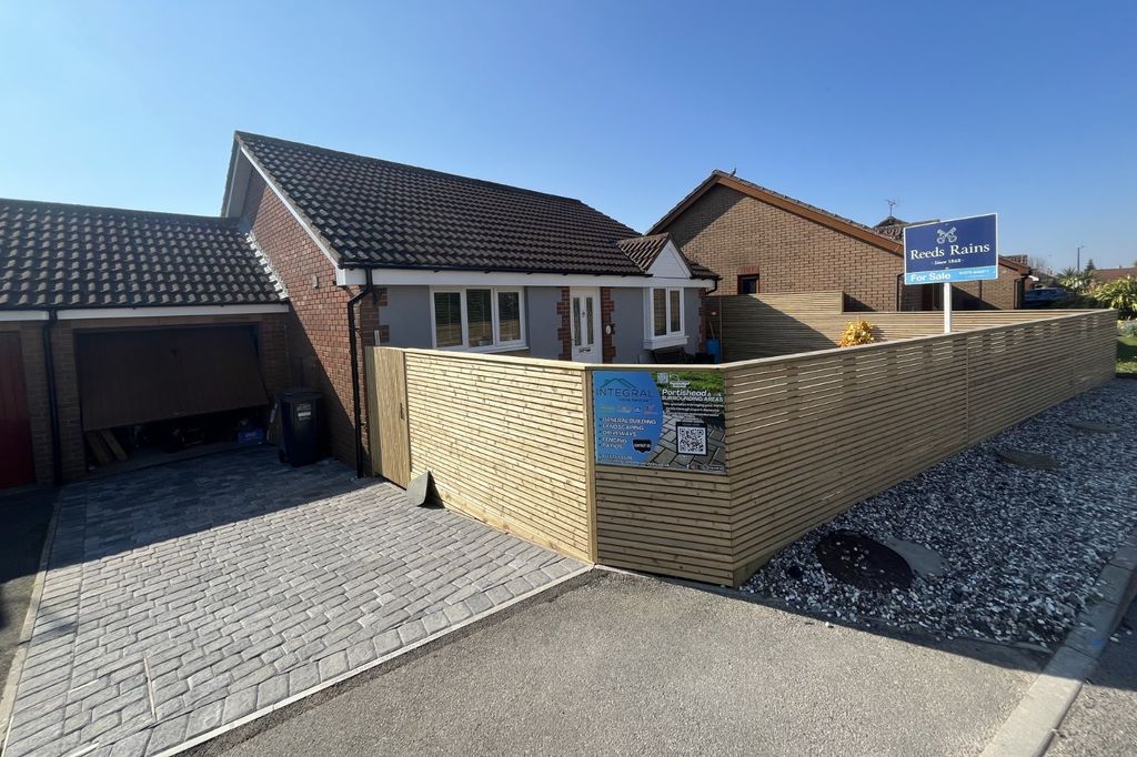 Property photo 1 of 11 Front