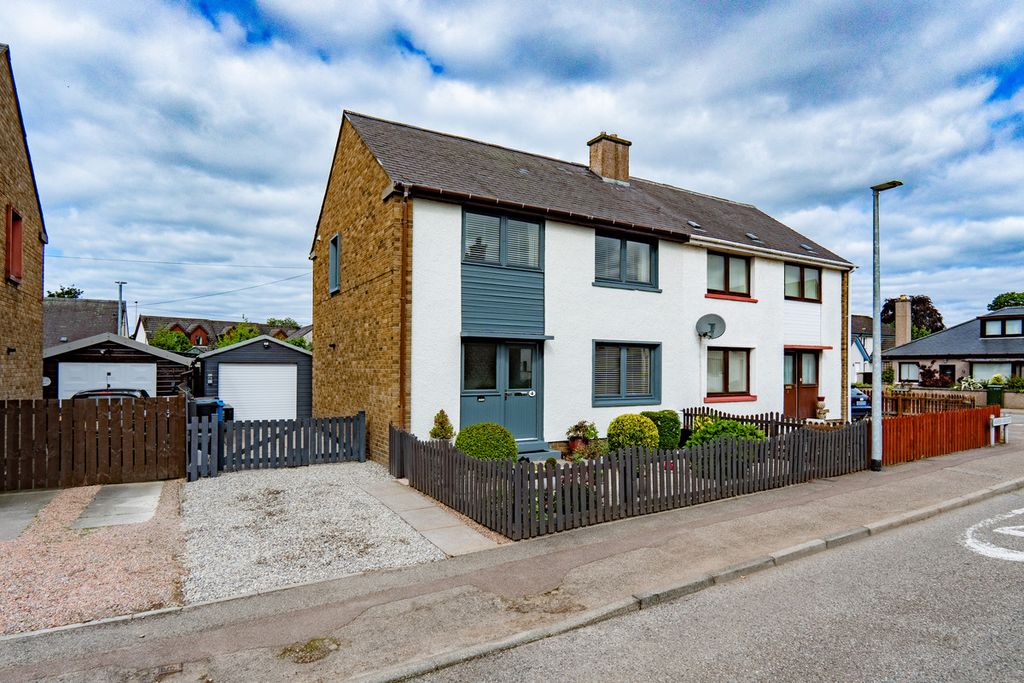 Property photo 1 of 33