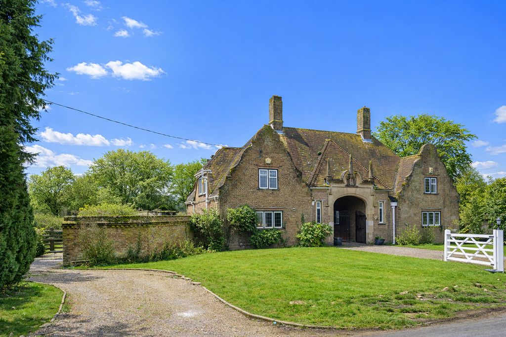 Property photo 2 of 29