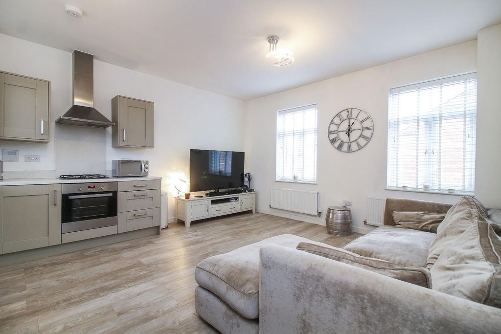 Property photo 3 of 13 4