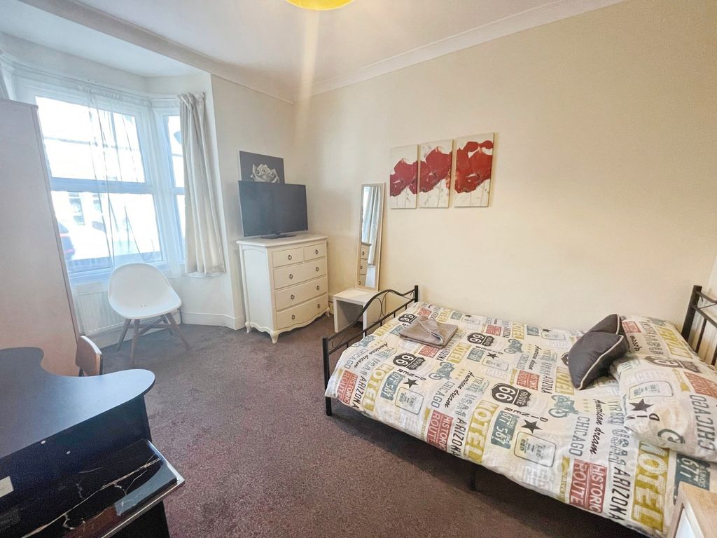 Property photo 2 of 5 Pbox-Img.Jpg