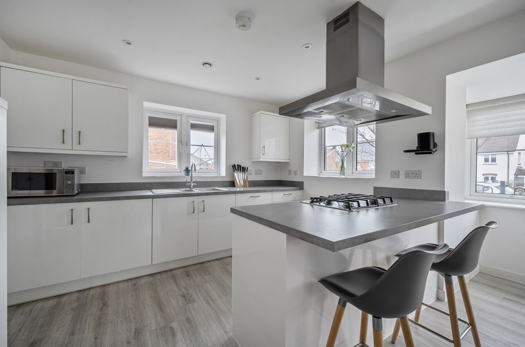 Property photo 3 of 26 1396433-21-6968cc...