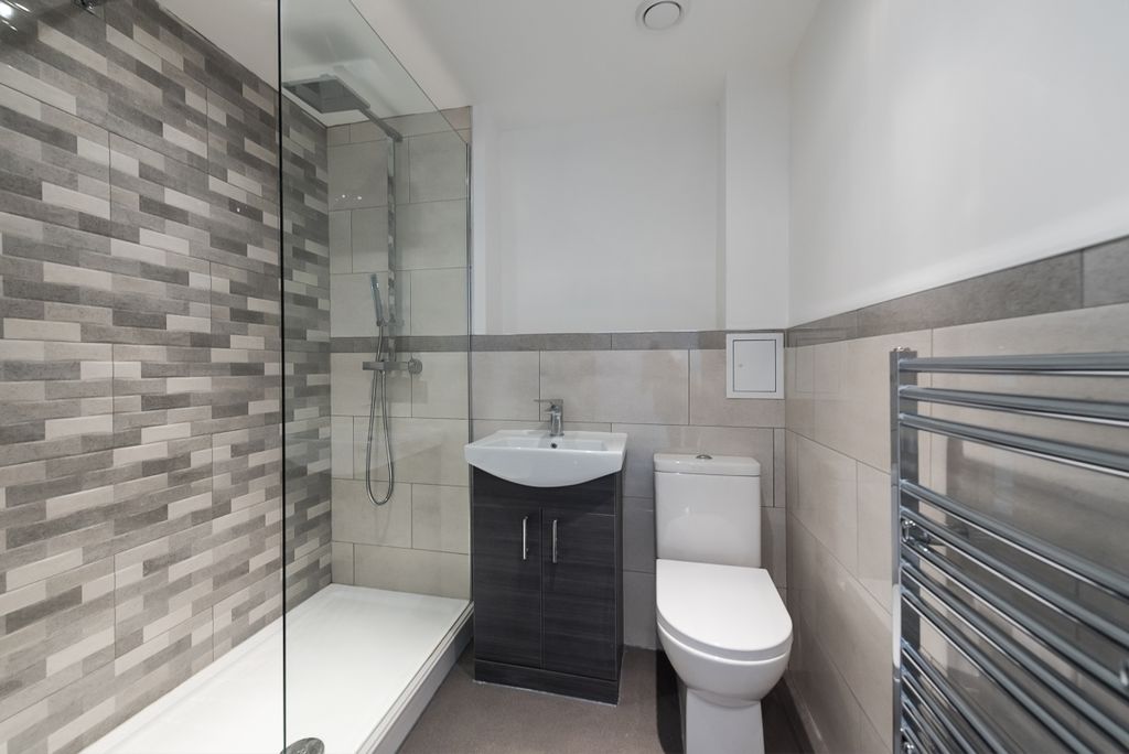 Property photo 3 of 6 Bathroom