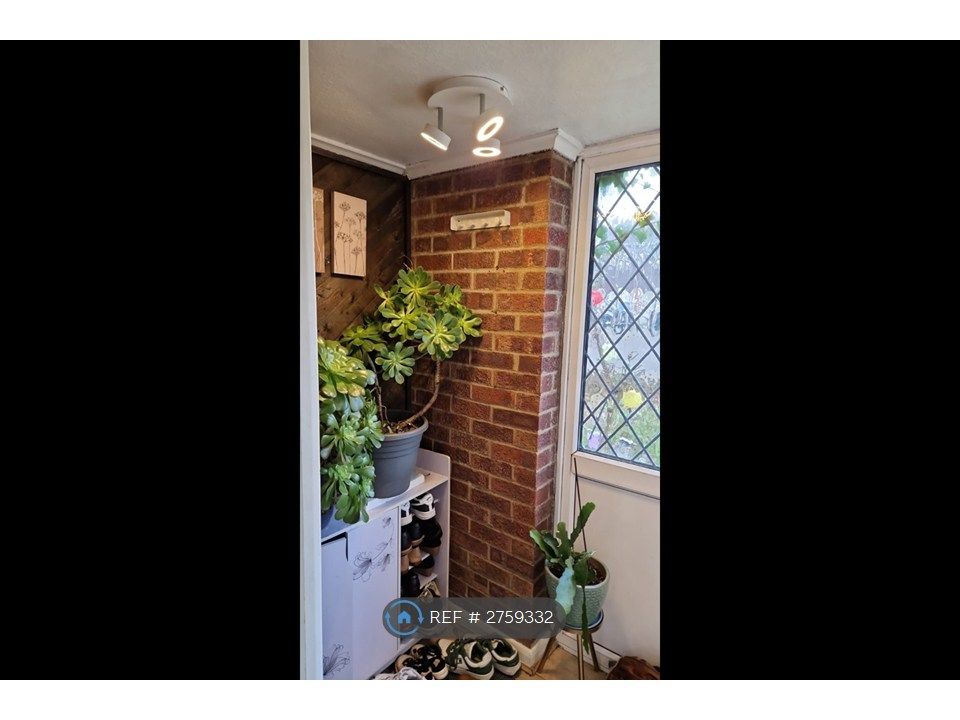 Property photo 2 of 24 Hallway