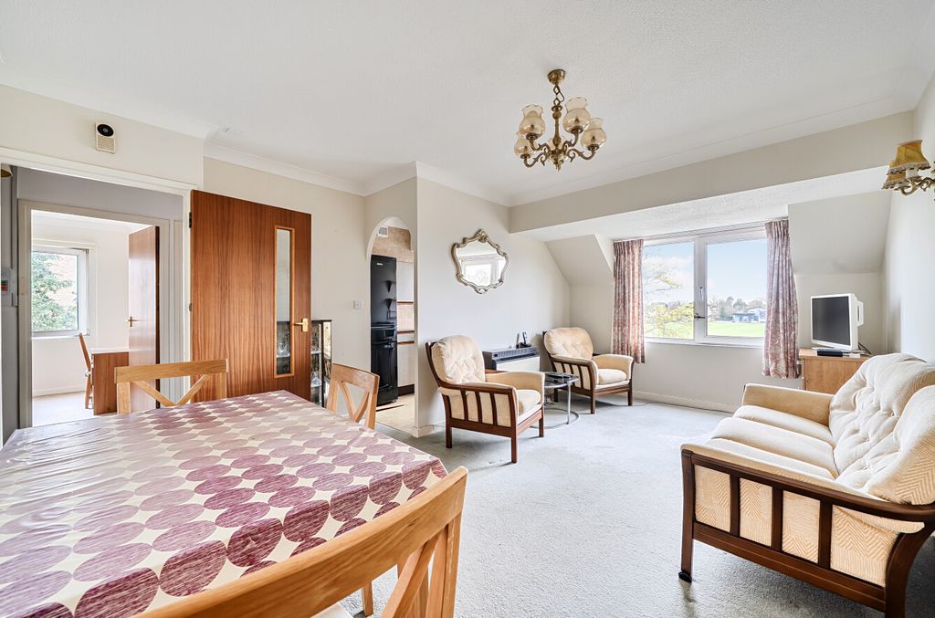 Property photo 3 of 12