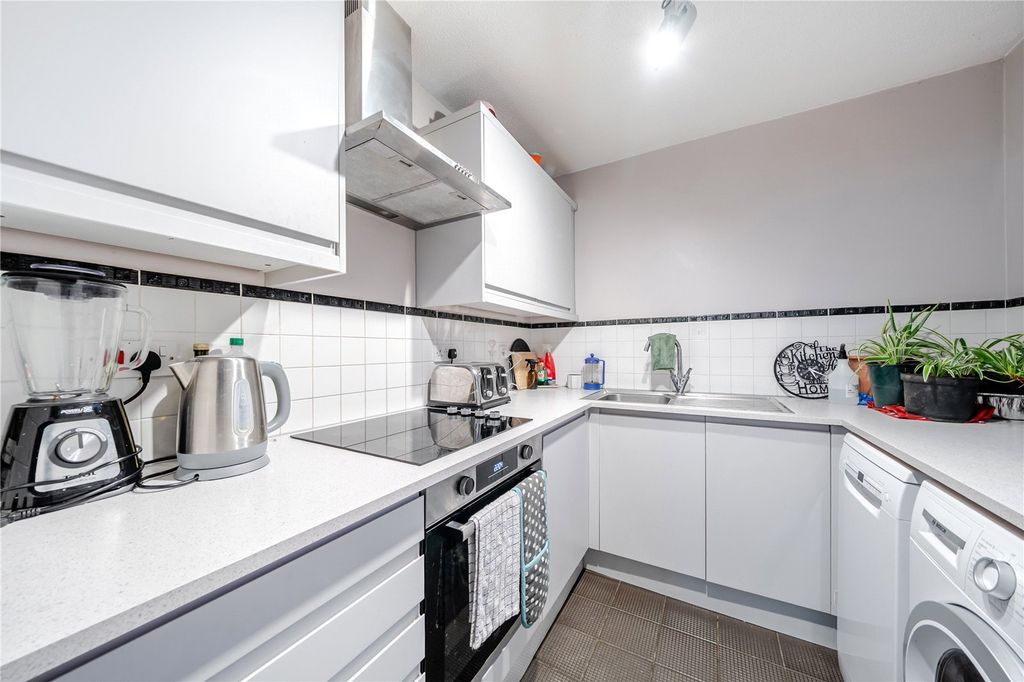 Property photo 2 of 11 Picture No. 16