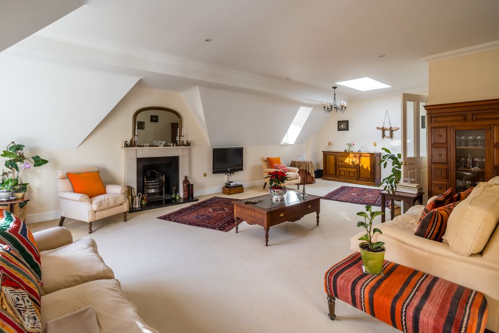 Property photo 2 of 51 Picture No. 43