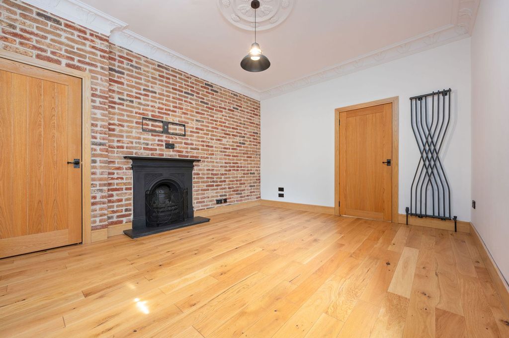 Property photo 3 of 26