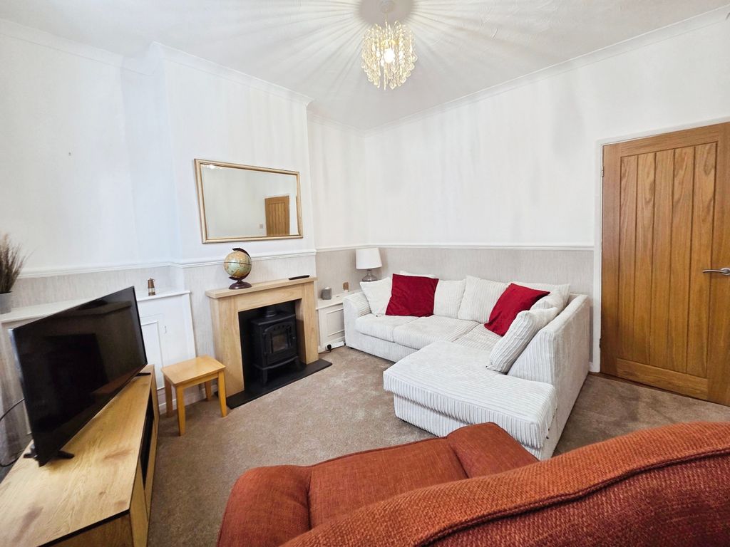 Property photo 3 of 15 Aa7Da166-1000105253