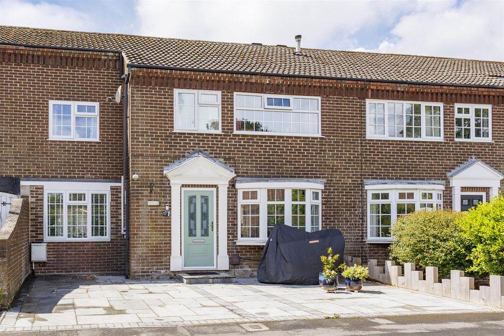 Property photo 1 of 36 7_Croft_Court_3.Jpg
