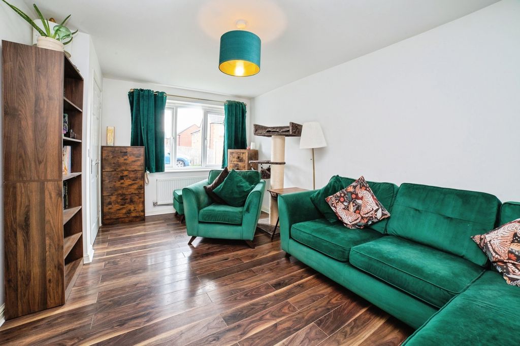 Property photo 3 of 21 Pbox-Img.Jpg