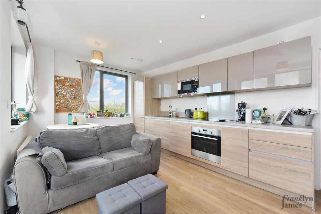 Property photo 2 of 13 Pioneer Court, 148 (8).Jpg