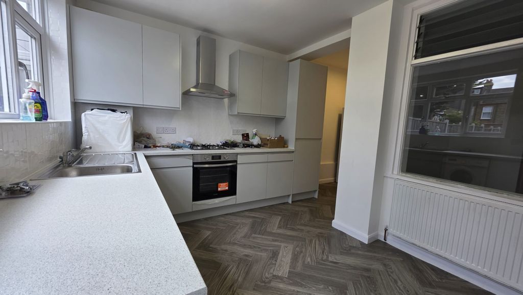 Property photo 1 of 11 4 Bed Terraced House To Rent Tyrone Rd, London E6