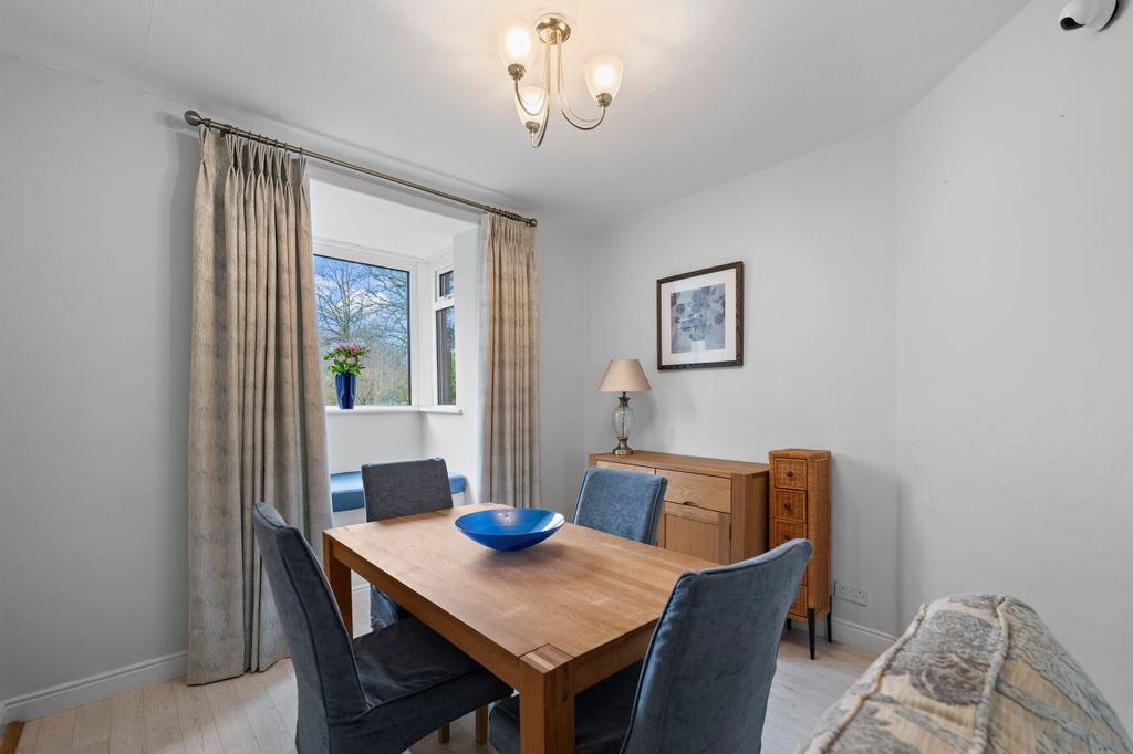 Property photo 2 of 27