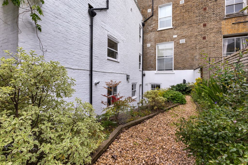 Property photo 3 of 24